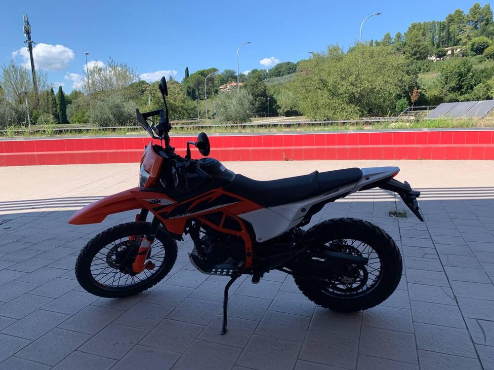 KTM 125 Enduro R (2025 - 26) (5)