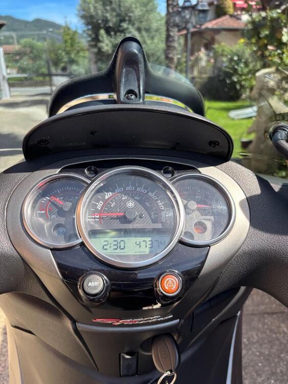 Piaggio Beverly 350 Police ABS-ASR (2018 - 20) (5)