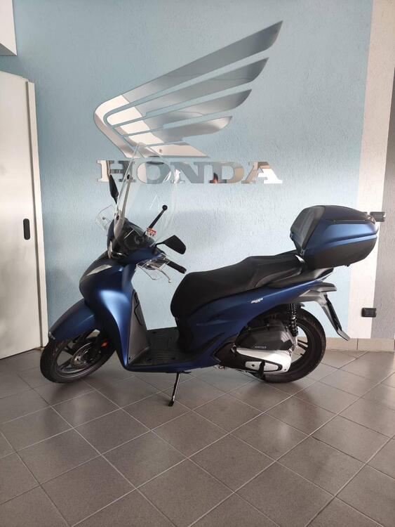 Honda SH 125i (2024 - 25) (2)