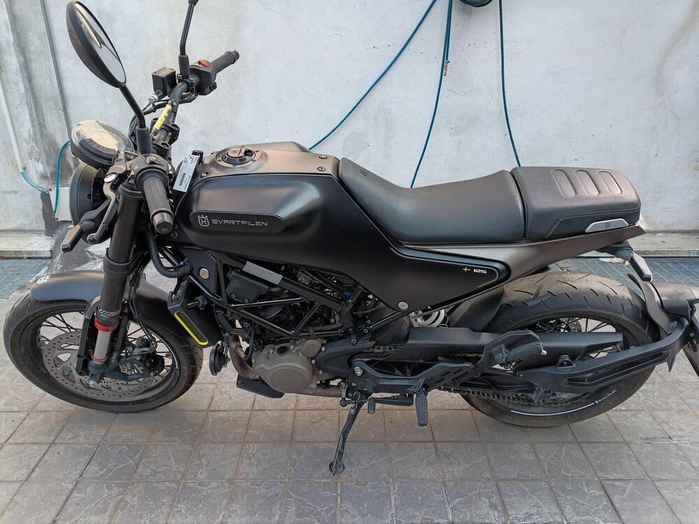 Husqvarna Svartpilen 125 (2021 - 23) (2)