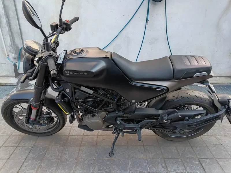 Husqvarna Svartpilen 125 (2021 - 23) (2)