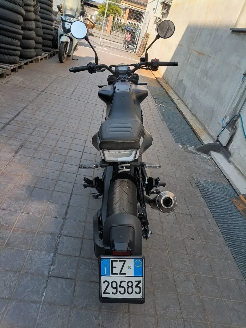 Husqvarna Svartpilen 125 (2021 - 23) (4)