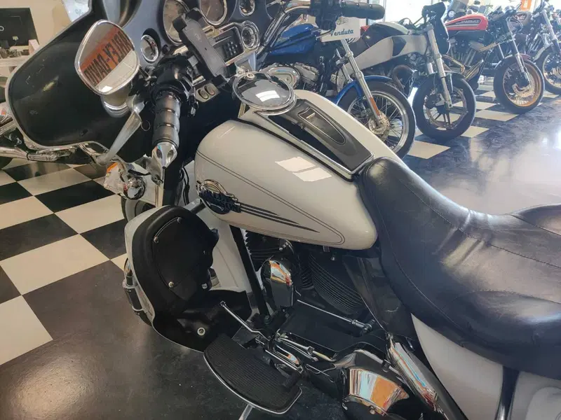 Harley-Davidson 1450 Electra Glide Ultra Classic (2006 - 07) - FLHTCUI (9)