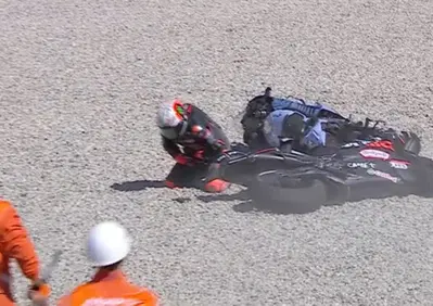 MotoGP 2025. GP della Catalogna. Marco Bezzecchi sulle sue condizioni dopo l'incidente con Aldeguer: Ho un po' di dolore ma niente di rotto, cose che succedono [VIDEO]
