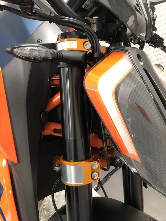 KTM 1290 Super Duke R (2020) (3)