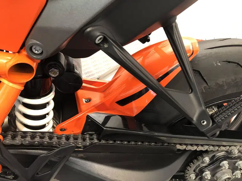KTM 1290 Super Duke R (2020) (13)