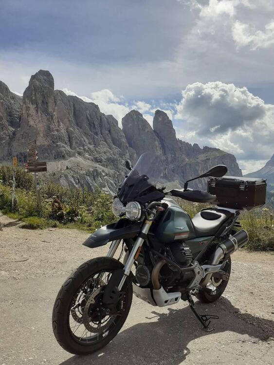 Moto Guzzi V85 TT (2021 - 23) (4)