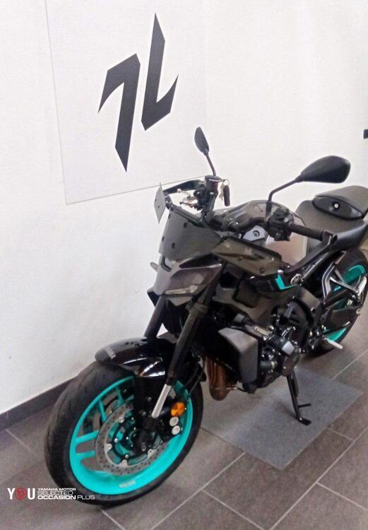 Yamaha MT-09 Y-AMT (2024 - 25) (2)