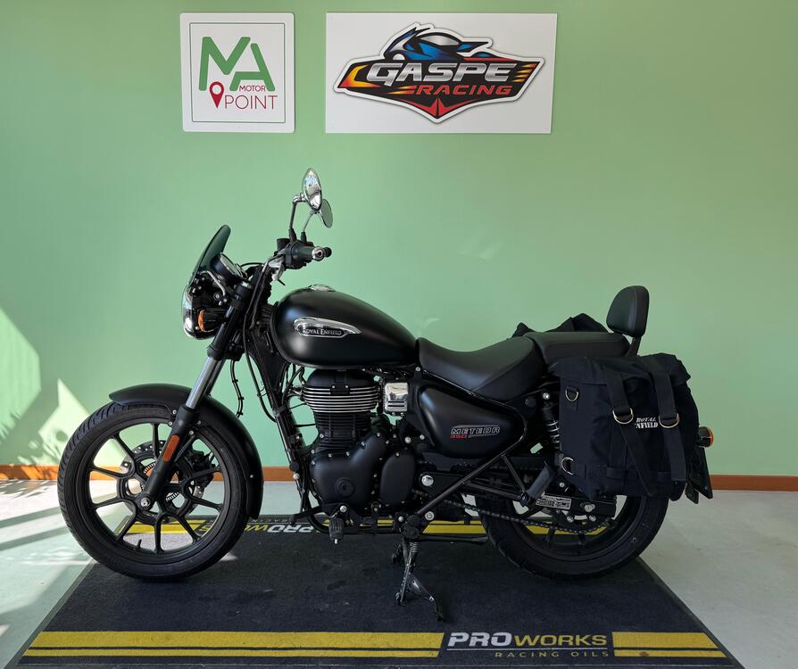 Royal Enfield Meteor 350 Stellar (2021 - 25) (2)