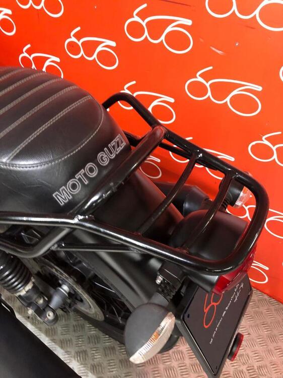 Moto Guzzi V7 III Stone (2017 - 20) (5)