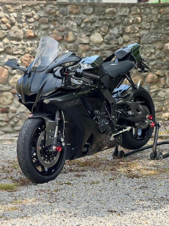 Yamaha YZF R1 (2020 - 25) (3)