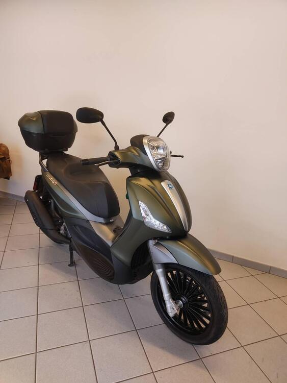 Piaggio Beverly 300 S (2021) (2)