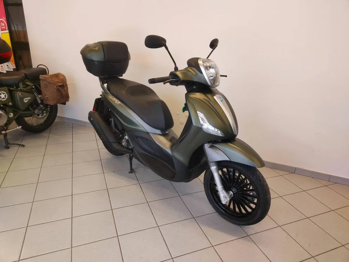Piaggio Beverly 300 S (2021) (11)