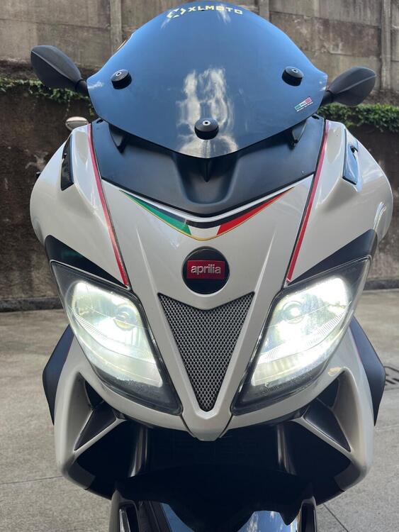 Aprilia SR Max 300 (2011 - 16)