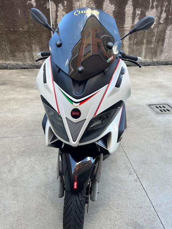 Aprilia SR Max 300 (2011 - 16) (4)