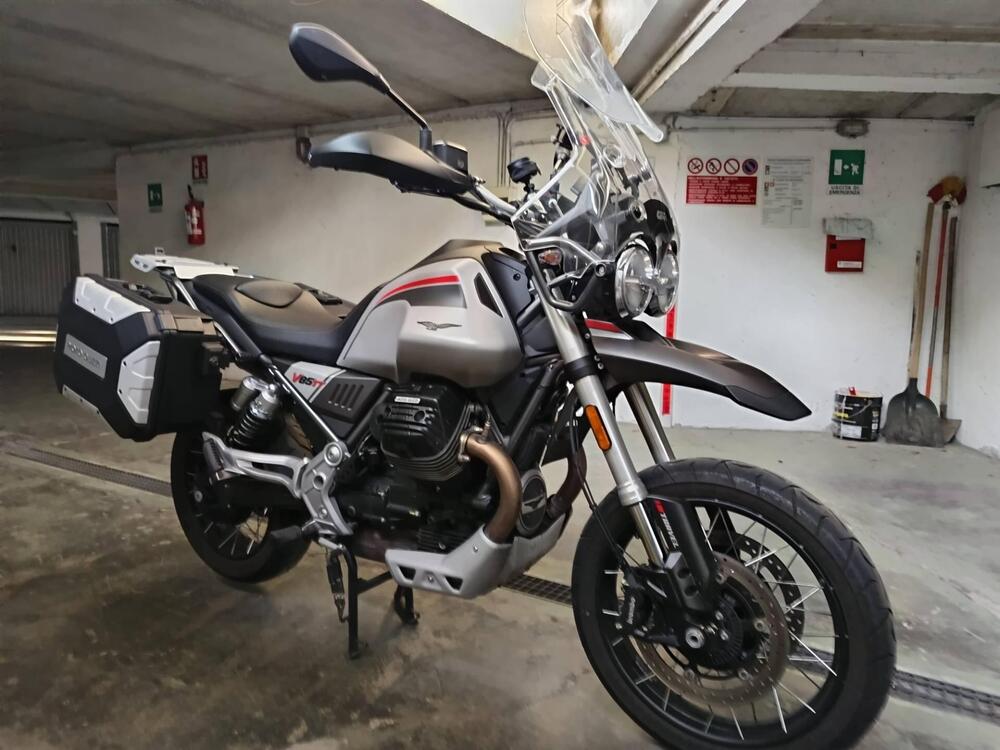 Moto Guzzi V85 TT Travel (2021 - 23) (4)