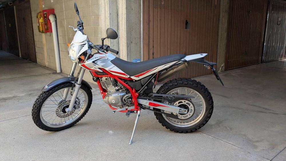 Betamotor Alp 200 (2021 - 25) (2)