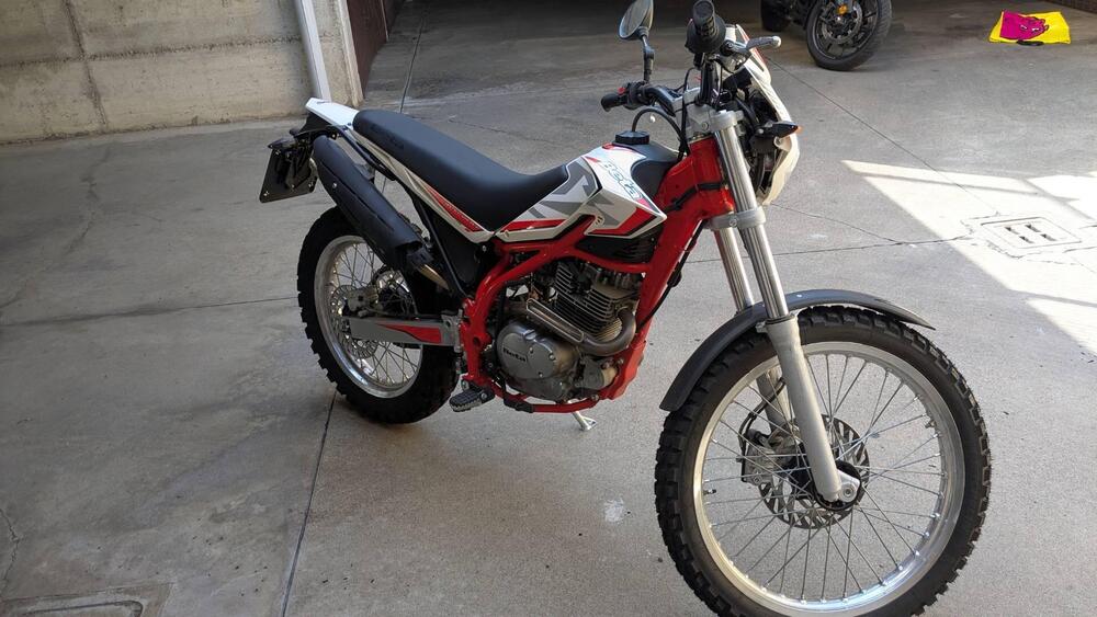 Betamotor Alp 200 (2021 - 25) (4)