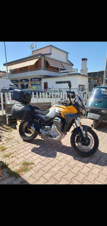 Moto Guzzi Stelvio (2024 - 25)