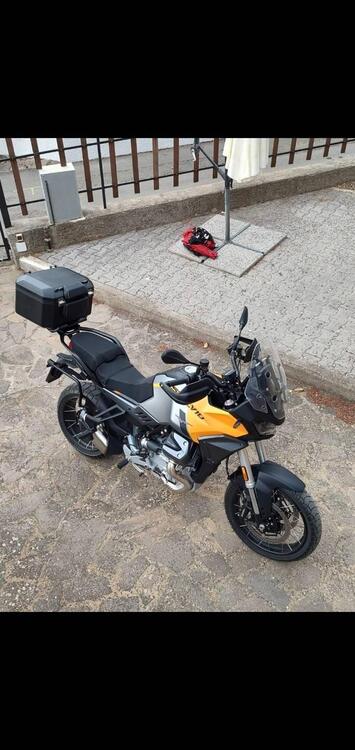 Moto Guzzi Stelvio (2024 - 25) (2)