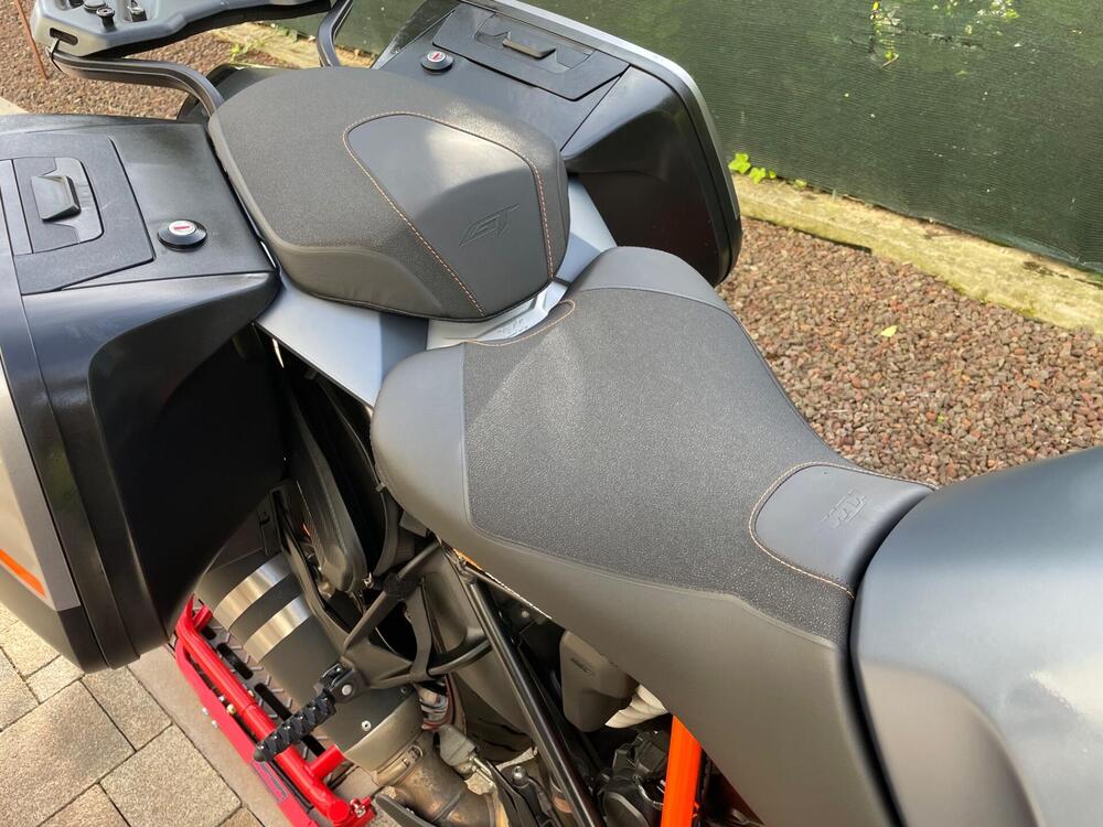 KTM 1290 Super Duke GT (2022 - 25) (4)
