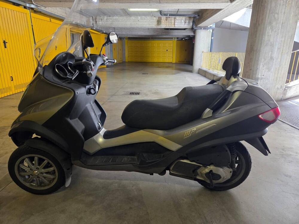 Piaggio MP3 300 (2010 - 11)