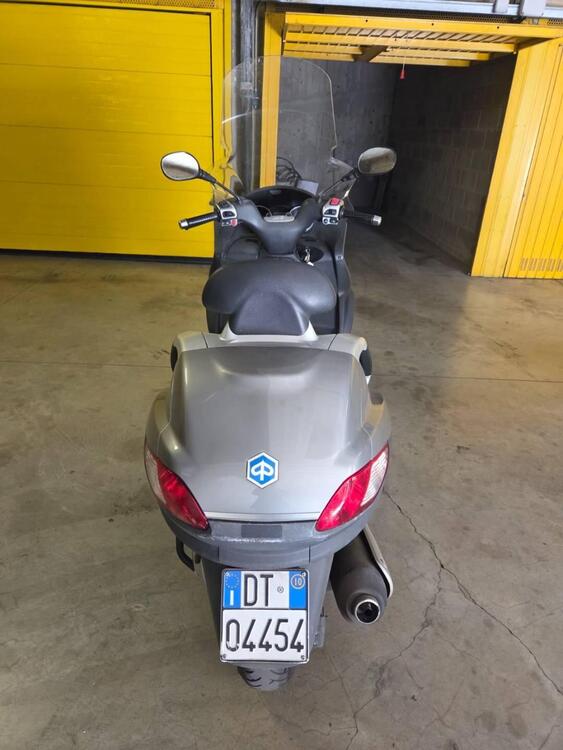 Piaggio MP3 300 (2010 - 11) (3)