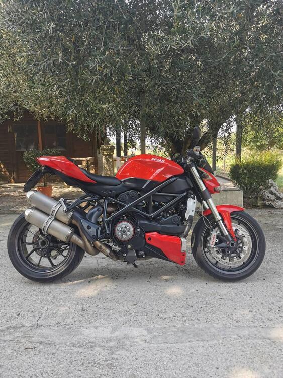 Ducati Streetfighter (2009 - 12) (4)