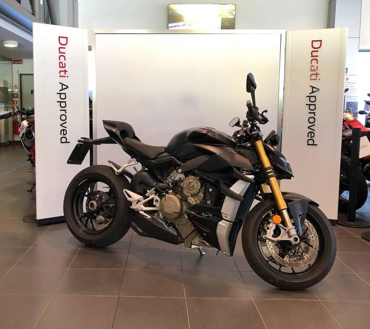 Ducati Streetfighter V4 1100 S (2021 - 22) (2)
