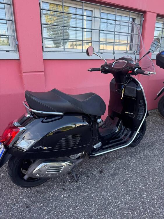 Vespa GTS 300 Supertech Hpe (2021 - 22) (3)
