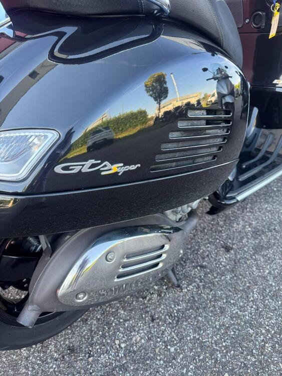Vespa GTS 300 Supertech Hpe (2021 - 22) (4)