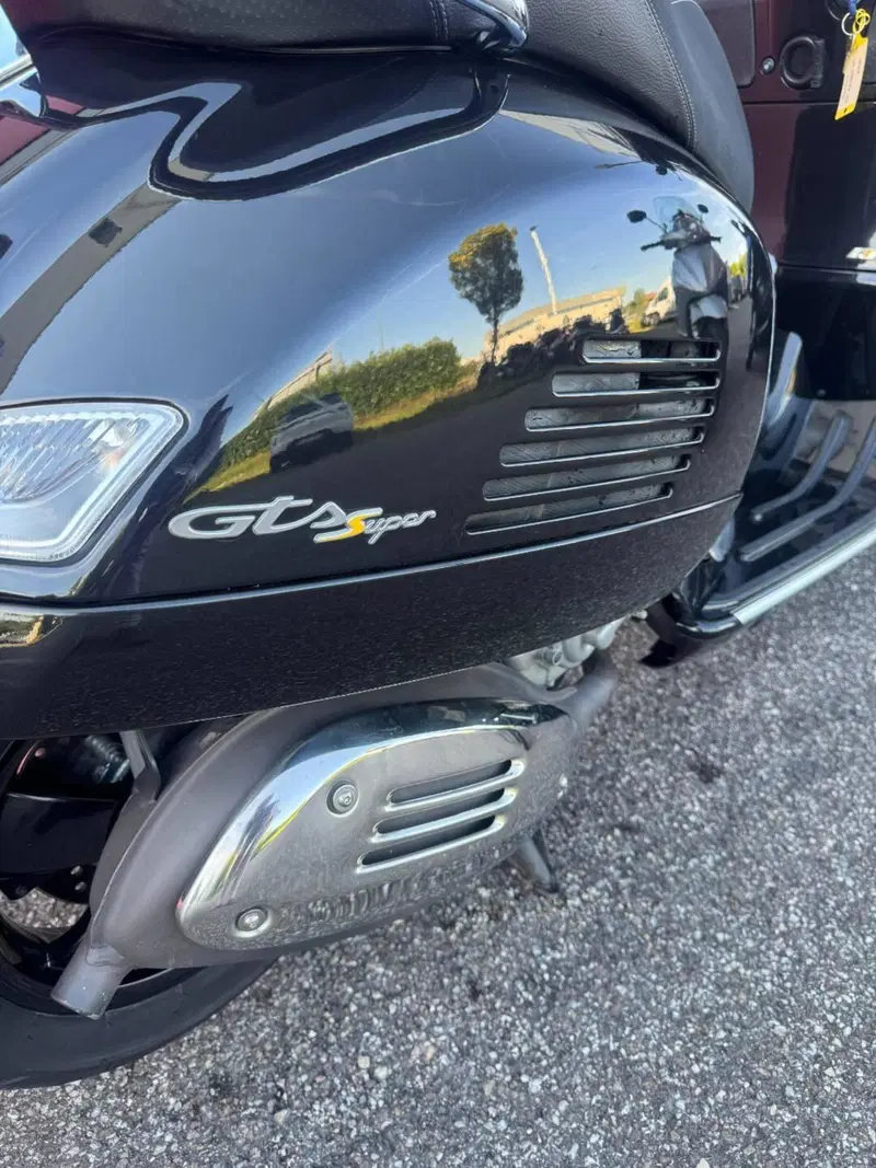 Vespa GTS 300 Supertech Hpe (2021 - 22) (4)