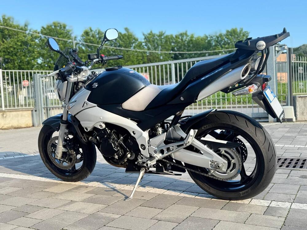 Suzuki GSR 600 (2006 - 11) (3)