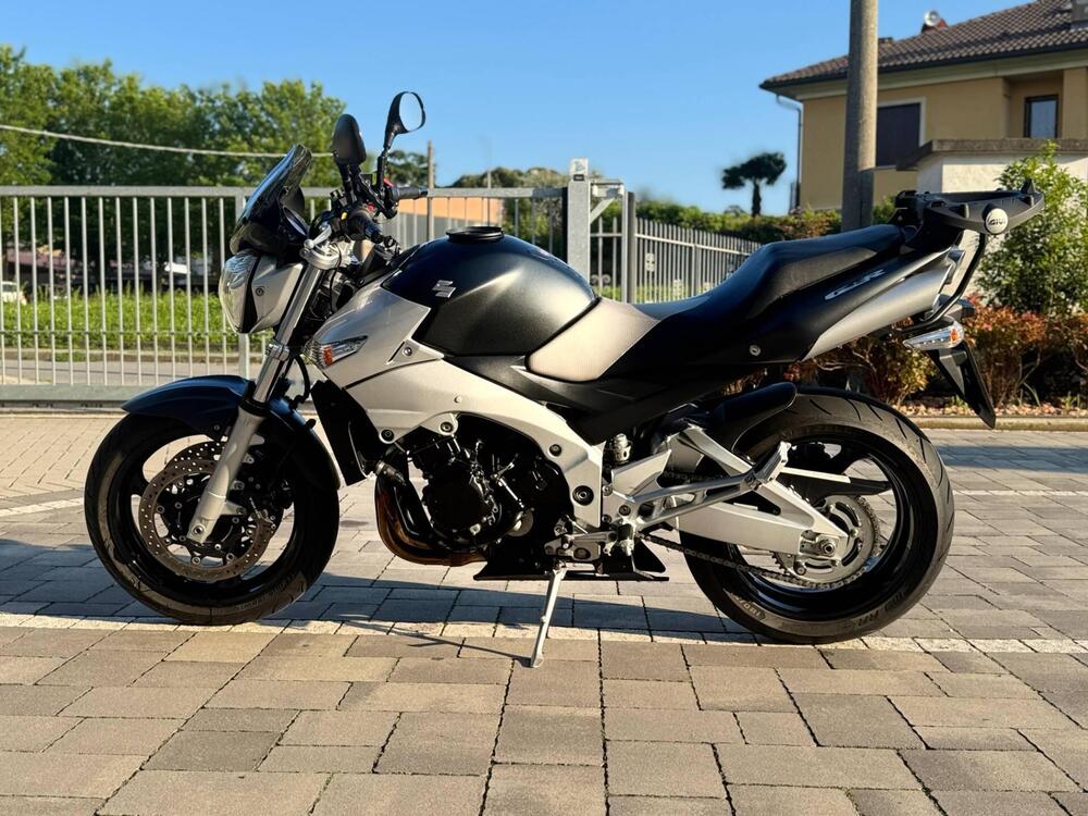 Suzuki GSR 600 (2006 - 11) (2)