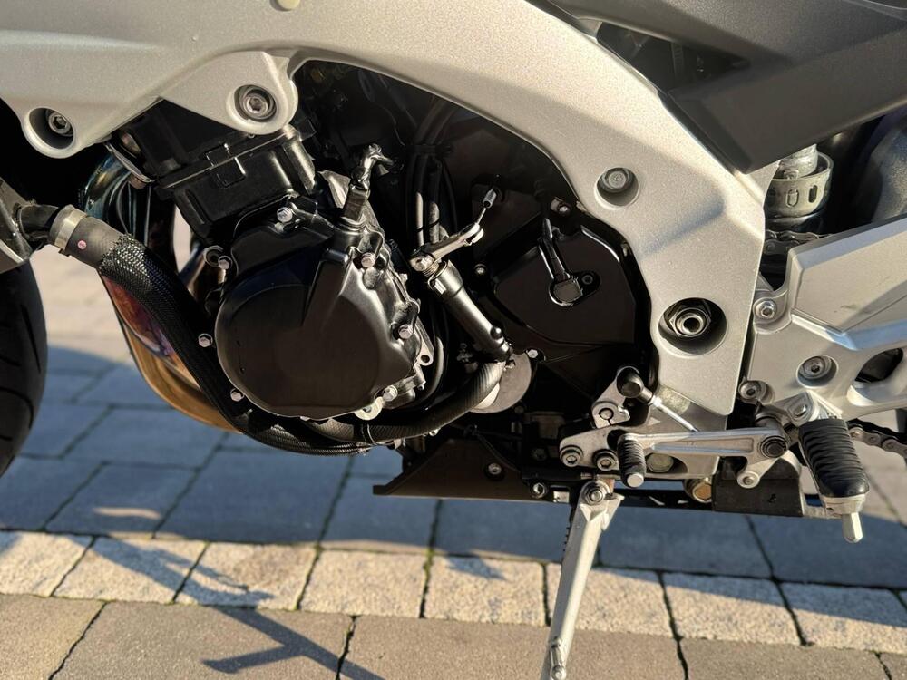 Suzuki GSR 600 (2006 - 11) (4)