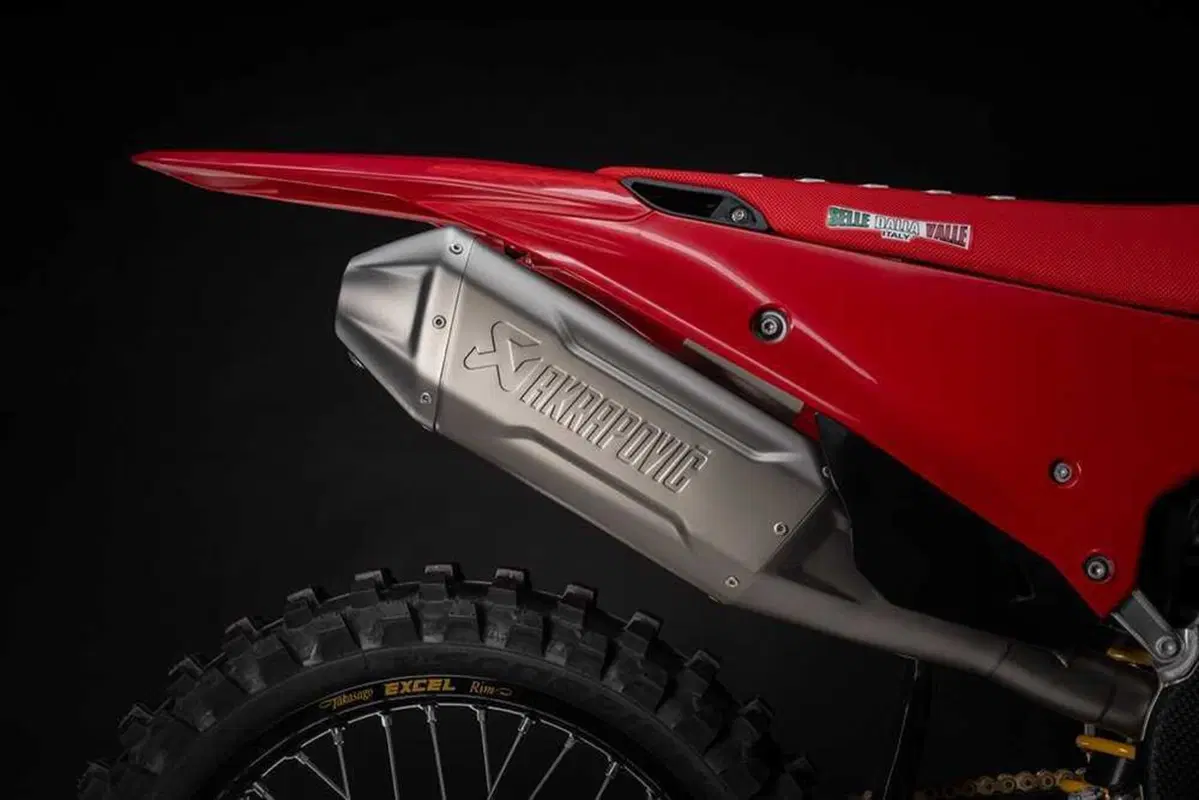 Accessori Ducati Performance per la Desmo450 MX [GALLERY]