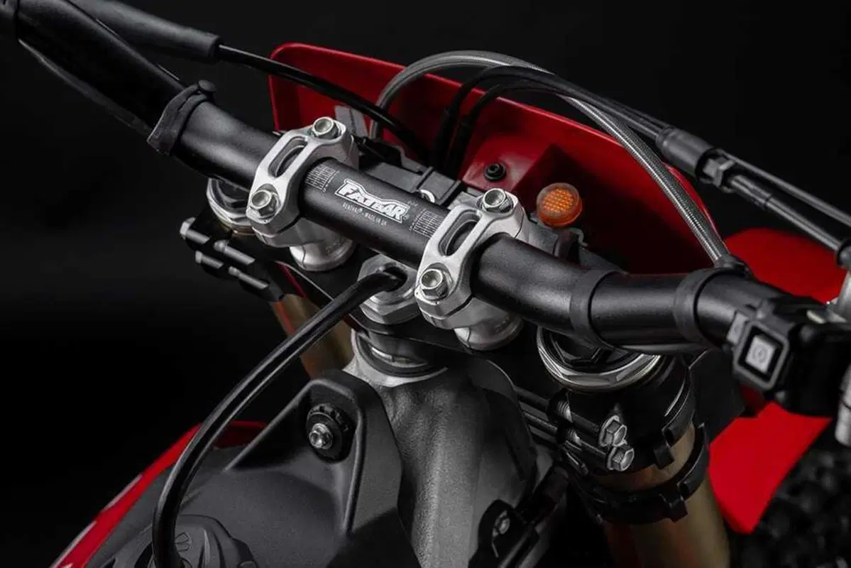 Accessori Ducati Performance per la Desmo450 MX [GALLERY] (6)