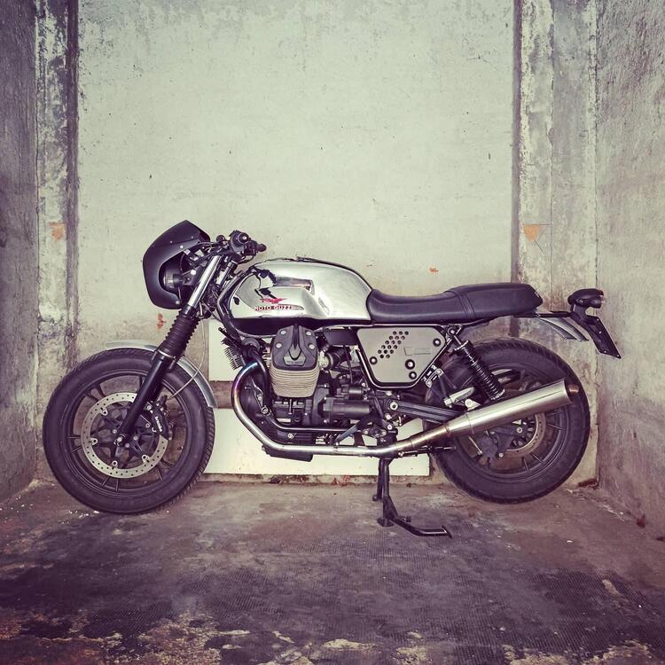 Moto Guzzi V7 Stone (2012 - 15) (5)