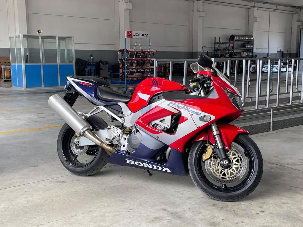 Honda CBR 900 RR Fireblade (2000 - 01) (2)