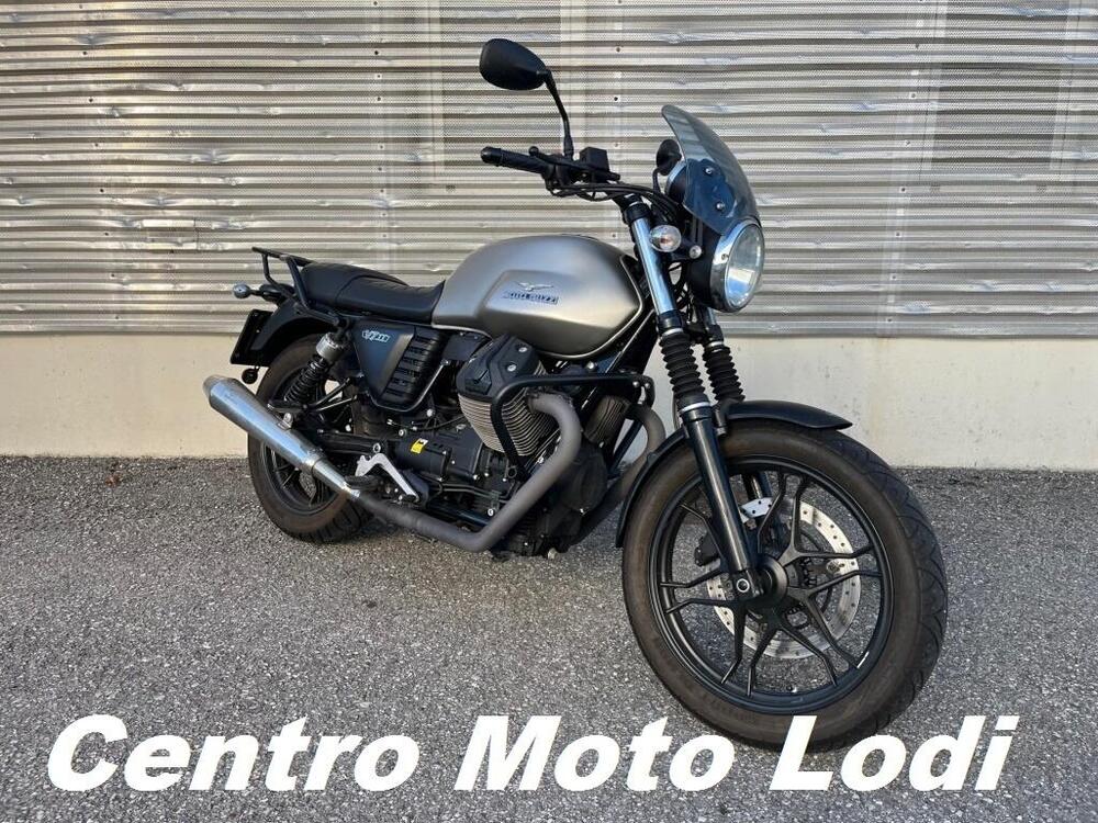 Moto Guzzi V7 II Stone (2015 - 17) (2)