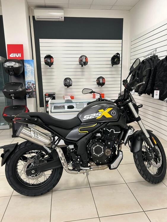 Voge Trofeo 500AC (2022 - 25) (3)