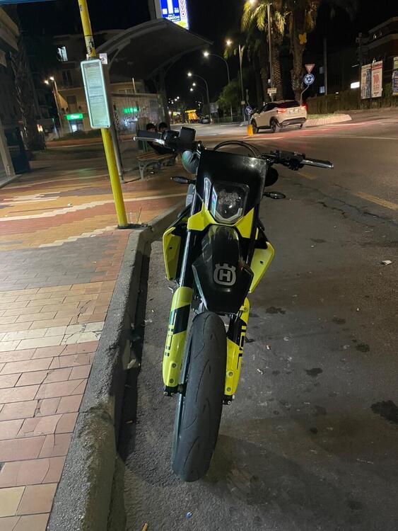 Husqvarna 701 Supermoto (2023 - 25) (3)