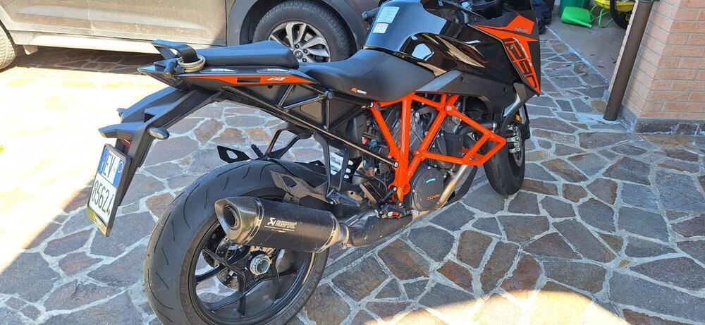 KTM 1290 Super Duke GT (2021) (2)