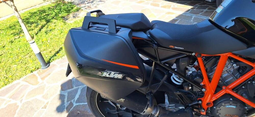 KTM 1290 Super Duke GT (2021) (3)