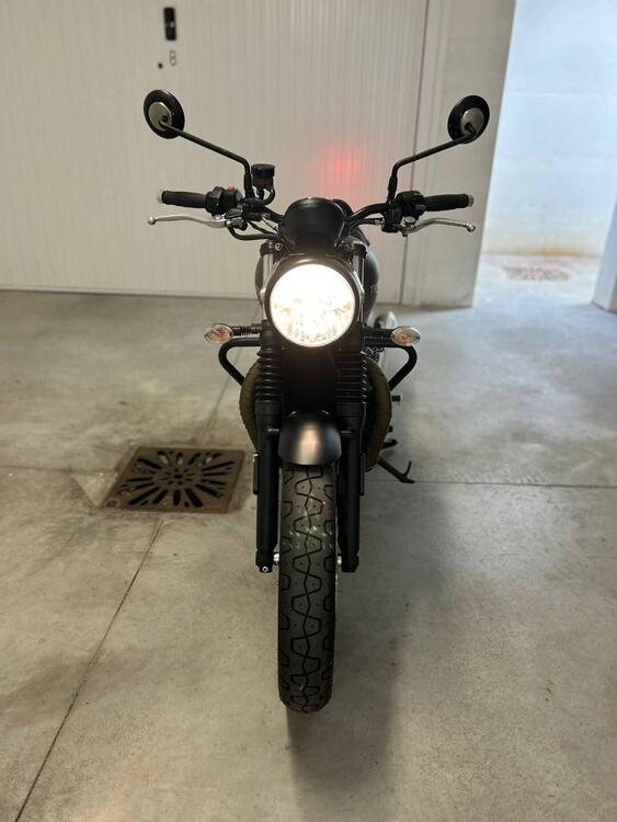 Triumph Street Twin 900 (2021 - 22) (2)
