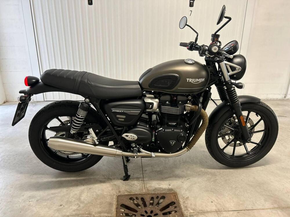 Triumph Street Twin 900 (2021 - 22) (4)