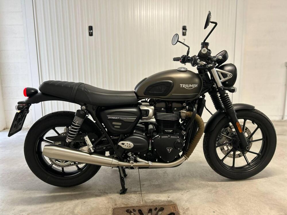 Triumph Street Twin 900 (2021 - 22) (5)