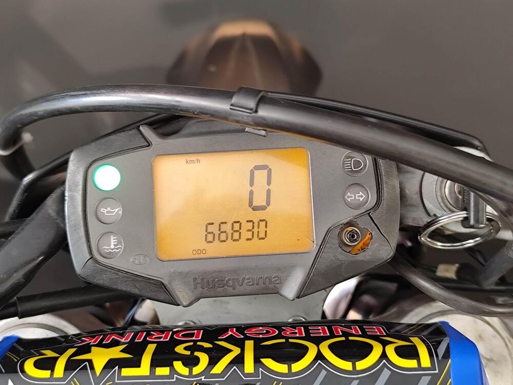 Husqvarna SM 125 (2010 - 12) (5)