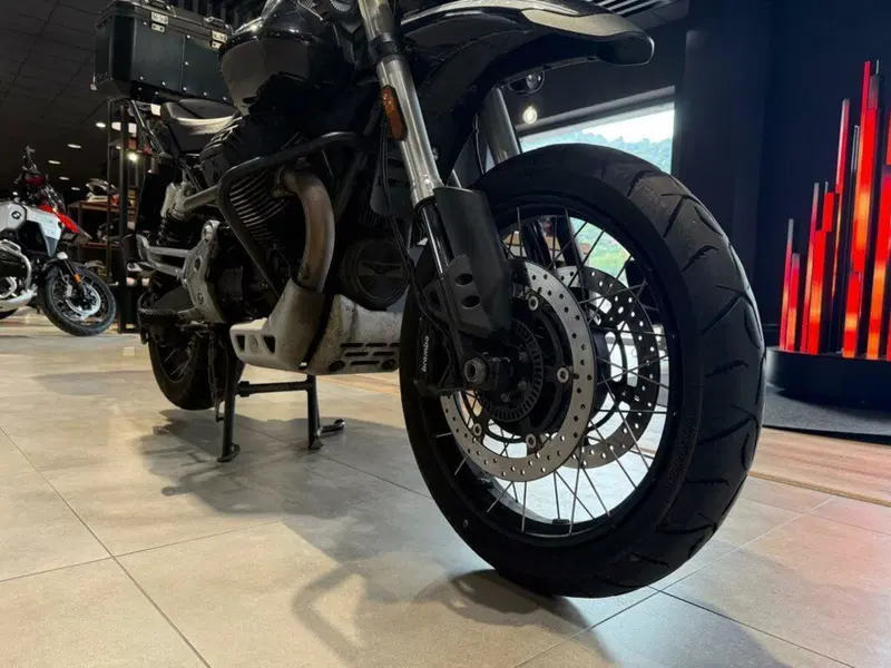 Moto Guzzi V85 TT (2021 - 23) (11)