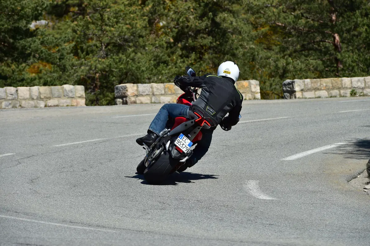 MV Agusta Turismo Veloce 800 (6)